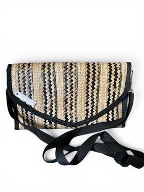 Princess McKenzie Woven Straw Striped Envelope Crossbody Clutch Bag Tan Black